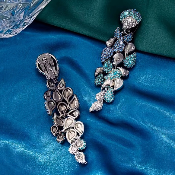 Alexis Bittar Crystal Ombré Paisley Clip-on Earrings - Picture 2 of 4